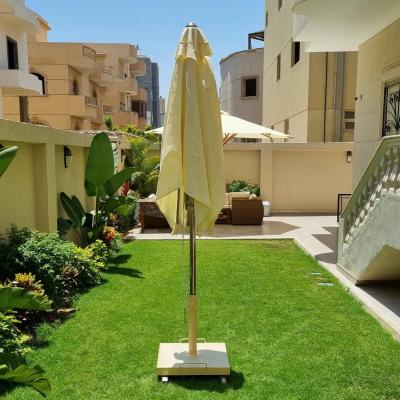 Verona – Classic garden umbrella with elegant beige fabric
