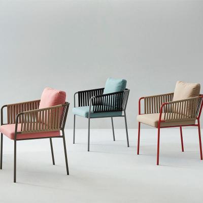 Vento Soft Outdoor Chair – Metal frame, padded poly straps and comfortable cushions